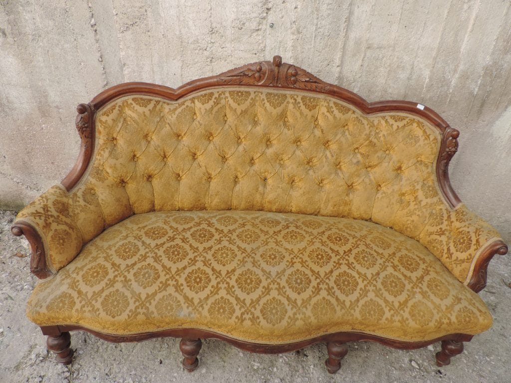 Καναπές ελληνικός νησιωτικός καρυδιά μασίφ.