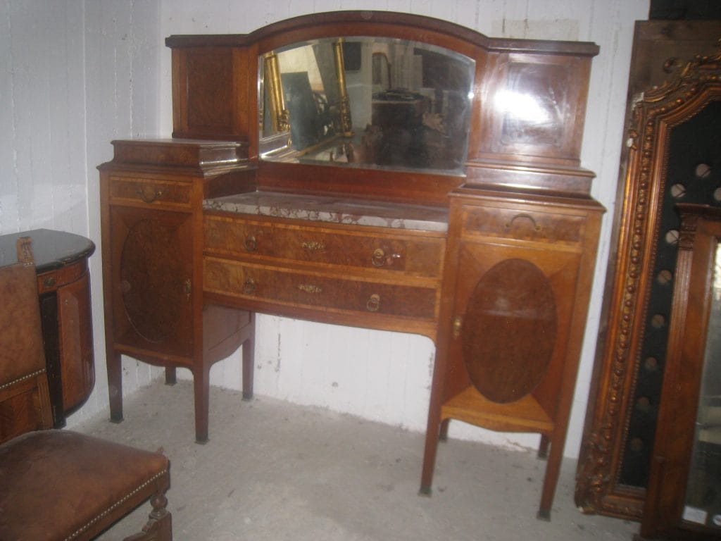 Μπουφές καρυδιά art deco