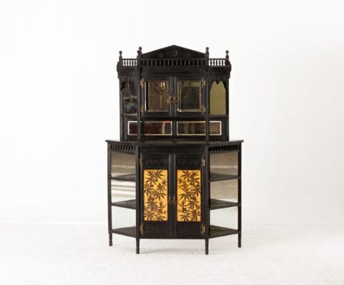 English Cabinet