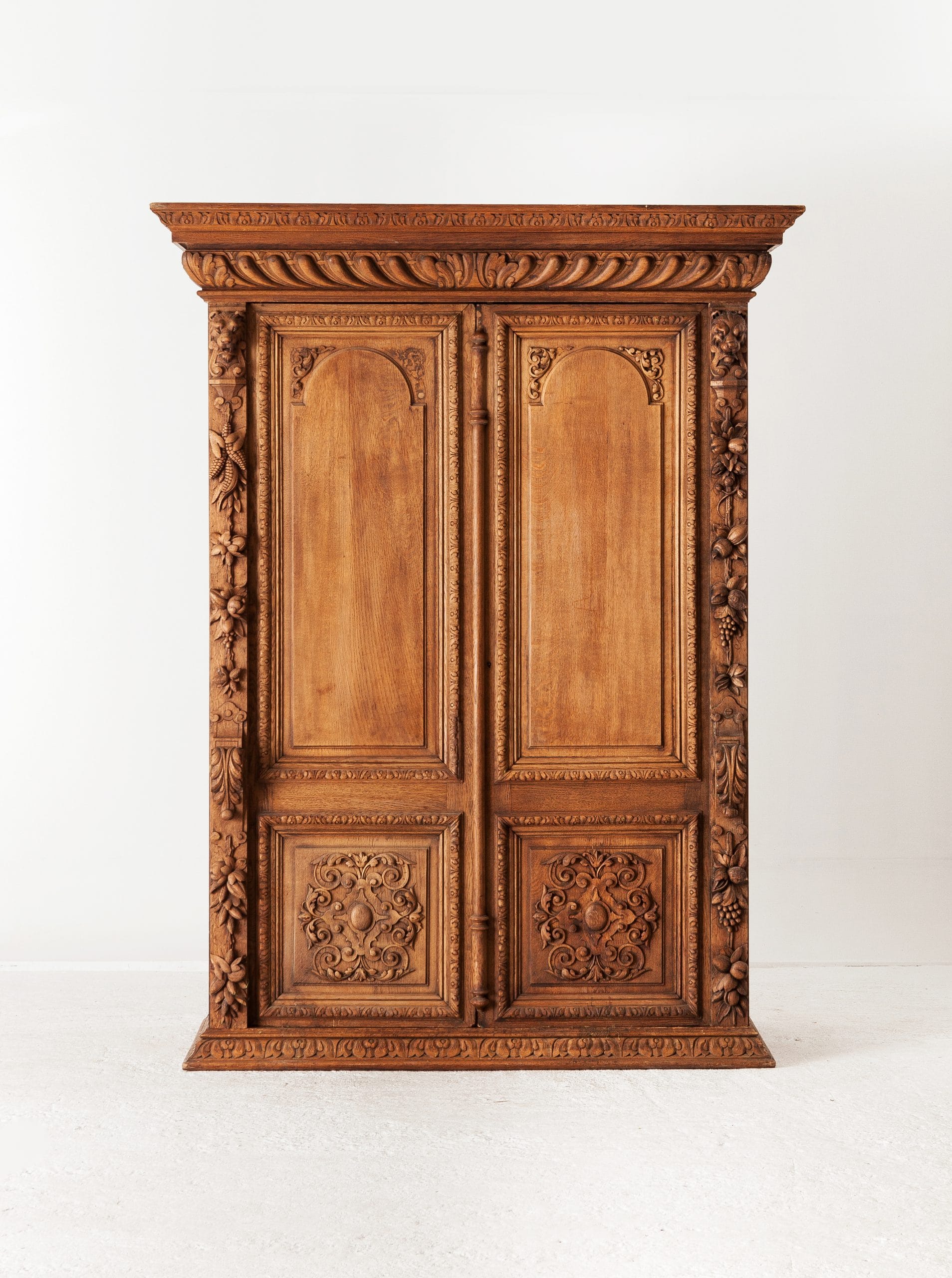 Heavily Curved Antique Oak Wardrobe - Image 5