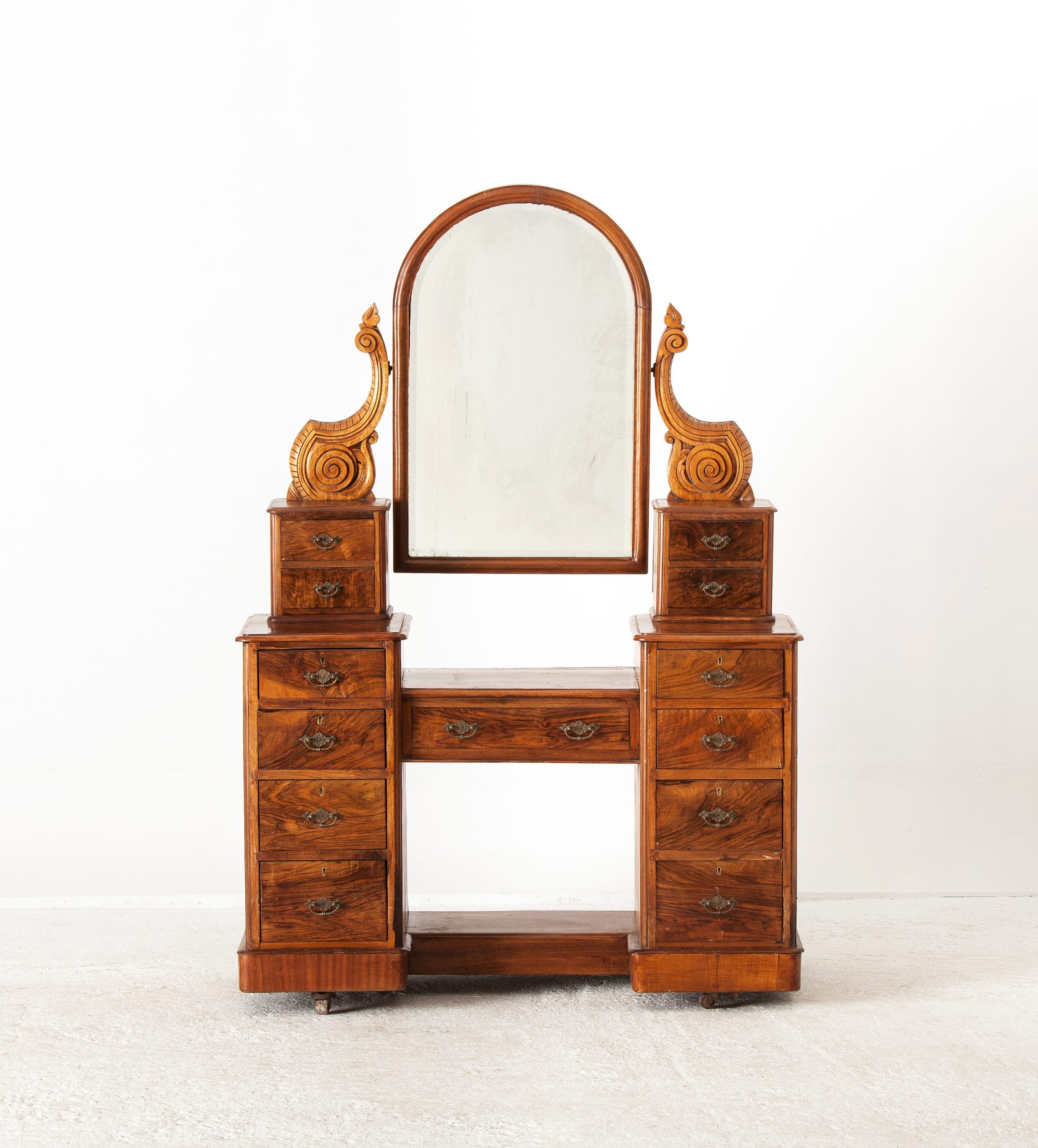 Victorian Walnut Dresser Antiques Moudaki